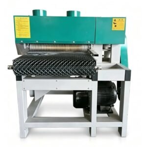 Multi-blade saw for log processing with multiple circular saw blades for efficient round log cutting